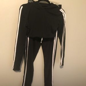 Juniors Black 2-pc Crop Top Hoodie Set